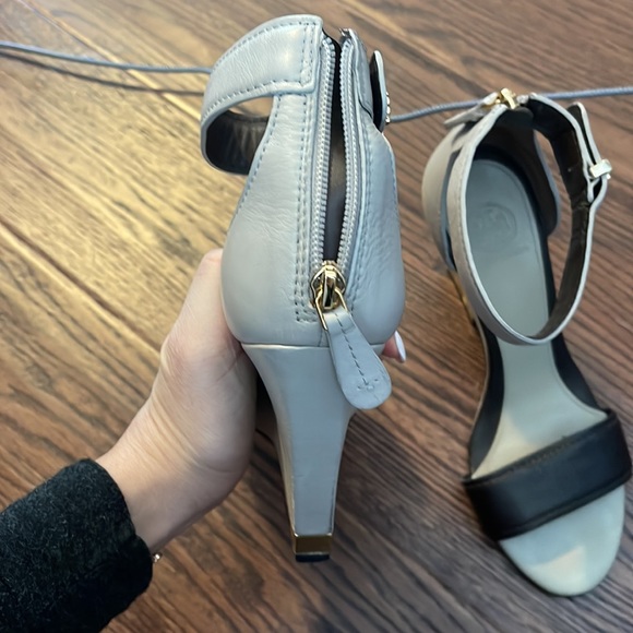 Tory Burch wedge sandals - Picture 4 of 4
